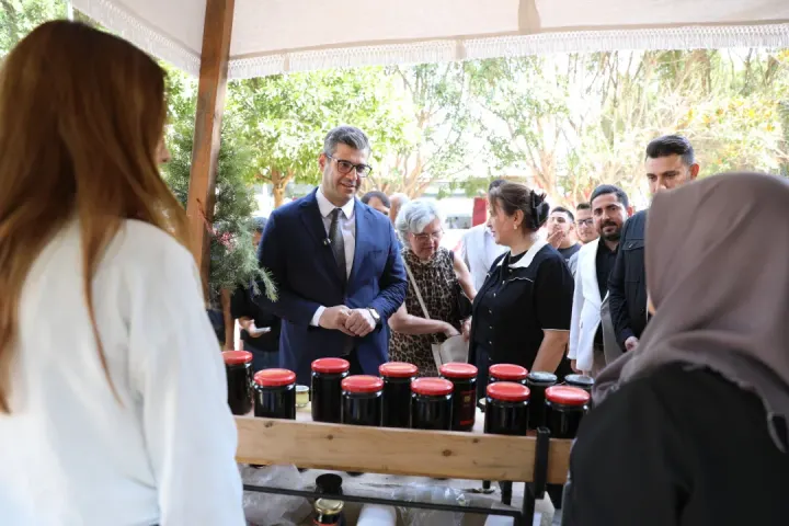 10. Adana Lezzet Festivali’nde AK Parti Rüzgarı! Mustafa Özkan Stantları Tek Tek Gezdi