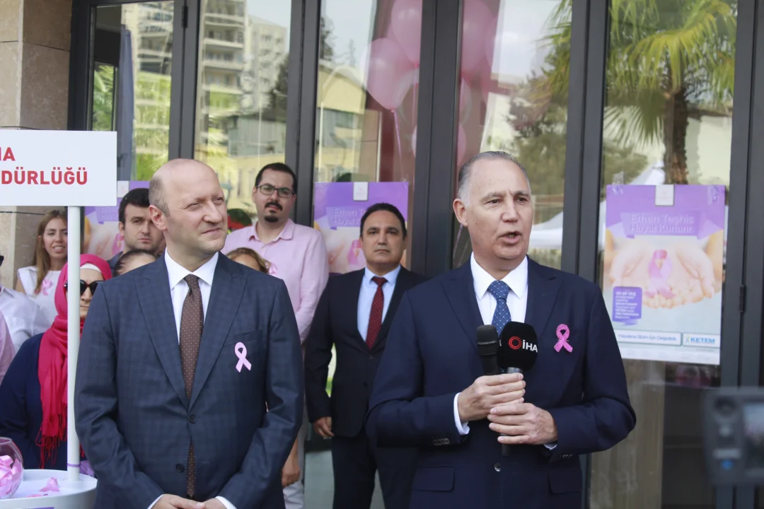 Adana’da Gökyüzü Pembe Balonlarla Farkındalık Mesajı Verdi
