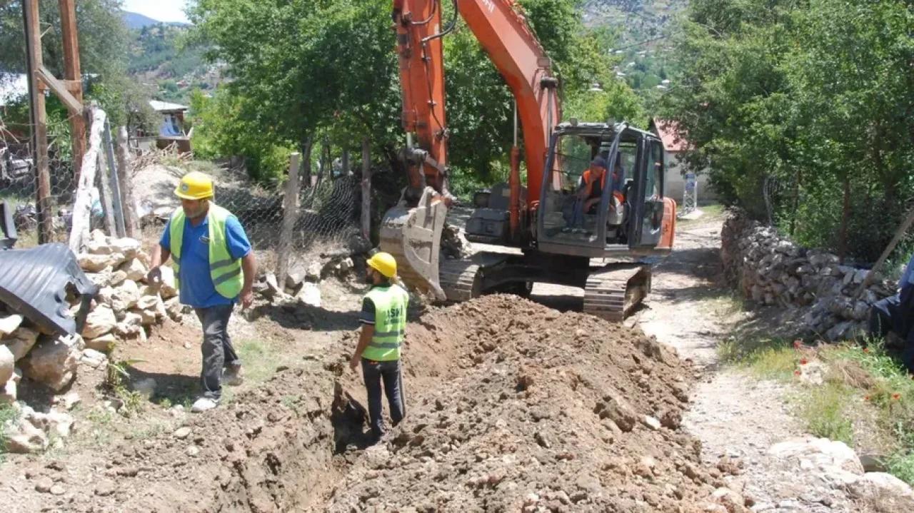 ASKİ’den Pozantı’ya Altyapı Hamlesi! Yeni İçme Suyu Hattı İnşa Ediliyor