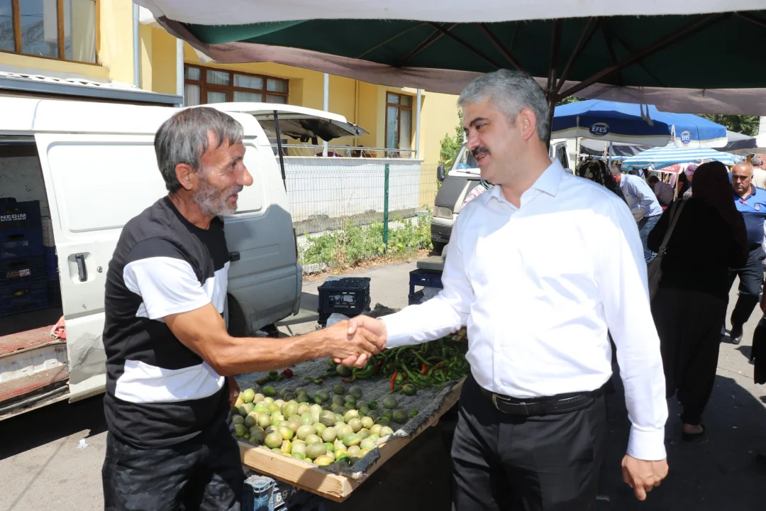 Ali Avan Halk Pazarında Vatandaşlarla Bir Araya Geldi