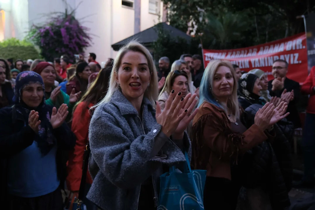 Adana Büyükşehir’in Kadın Çalışanları Zeydan Karalar İçin Yürüdü