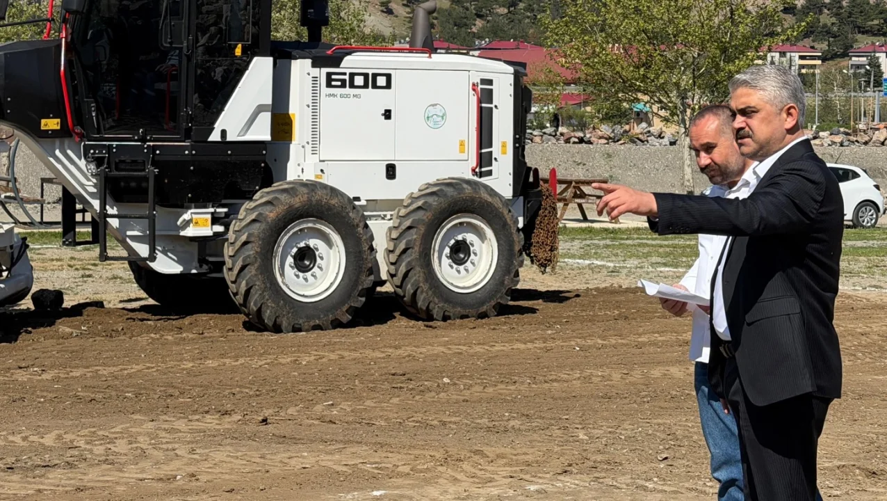 Gökbez’e FİFA Standartlarında Tesis: Başkan Ali Avan Sahaya İndi!
