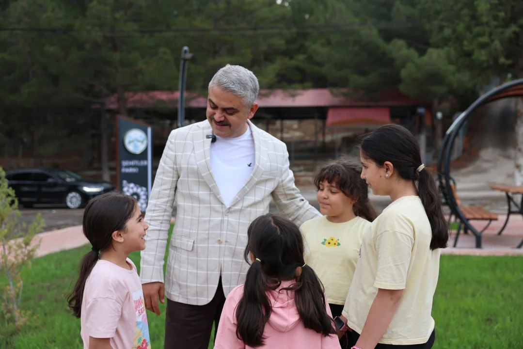 Başkan Ali Avan: “Şehitler Parkı’nda Gülümseyen Çocukları Görmek Tüm Yorgunluğumuzu Alıyor”