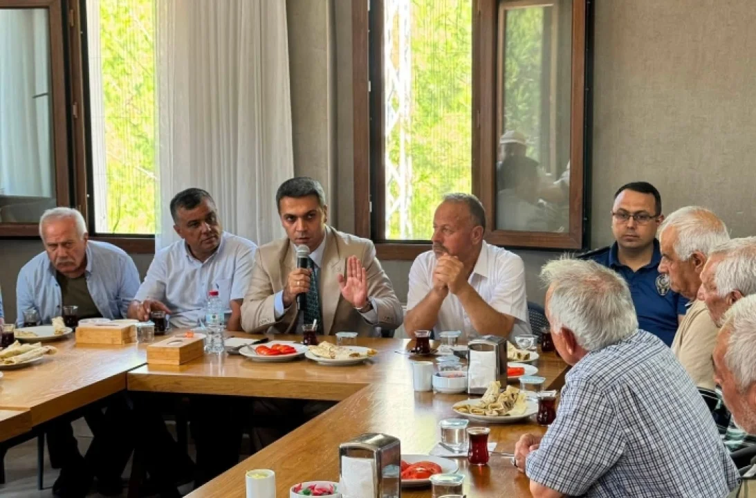 Belemedik Mahallesi’nde Sıcak Sohbet: Kaymakam Cengiz Vatandaşın Masasına Konuk Oldu